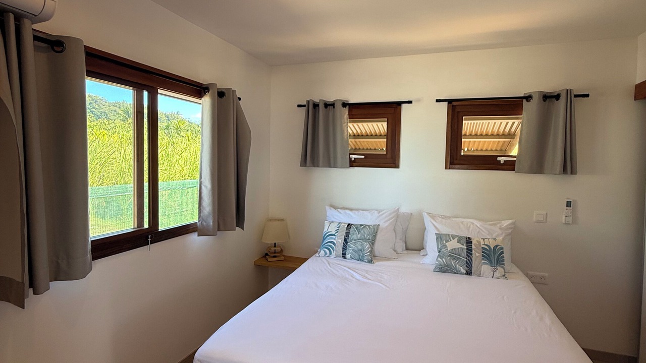 Photo of Bedroom in Teahupoo