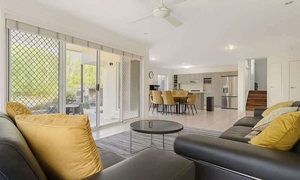 Photo of Livingroom in Oxenford