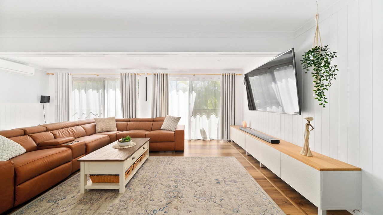 Photo of Livingroom in Shailer Park