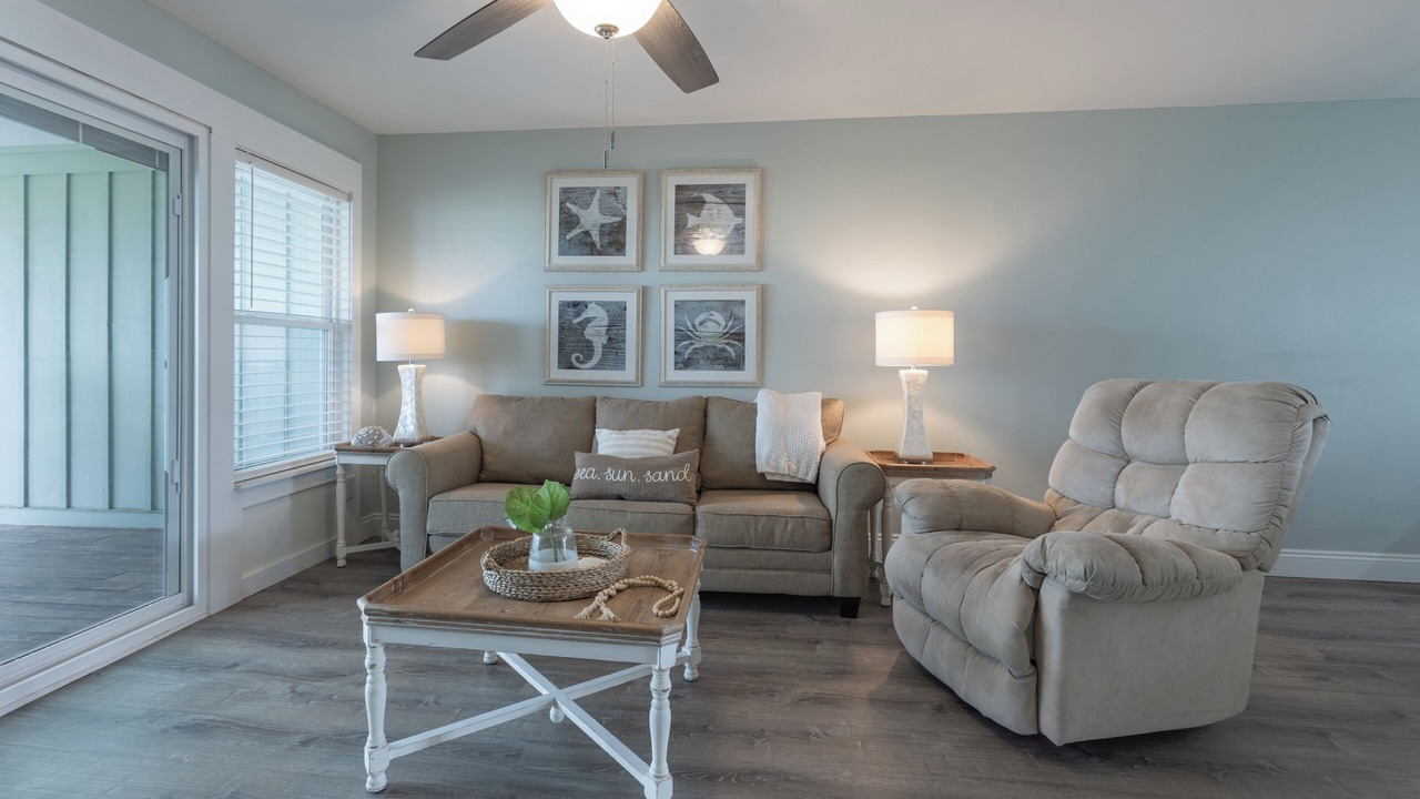 Photo of Livingroom in Orange Beach East
