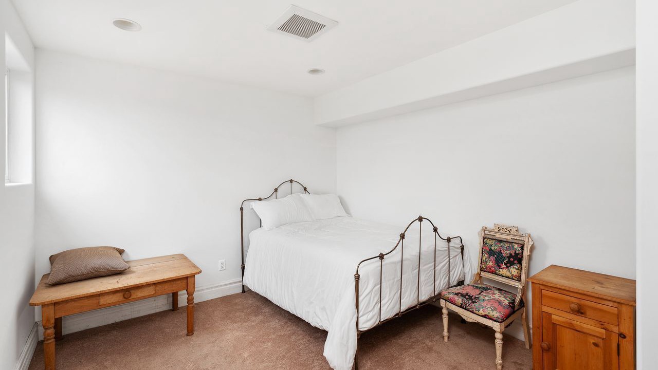Photo of Bedroom in Western Malibu
