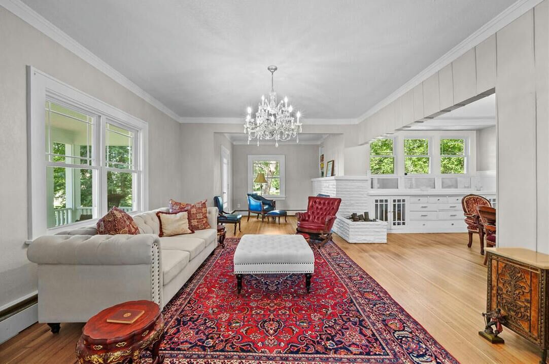 Photo of Livingroom in West Des Moines