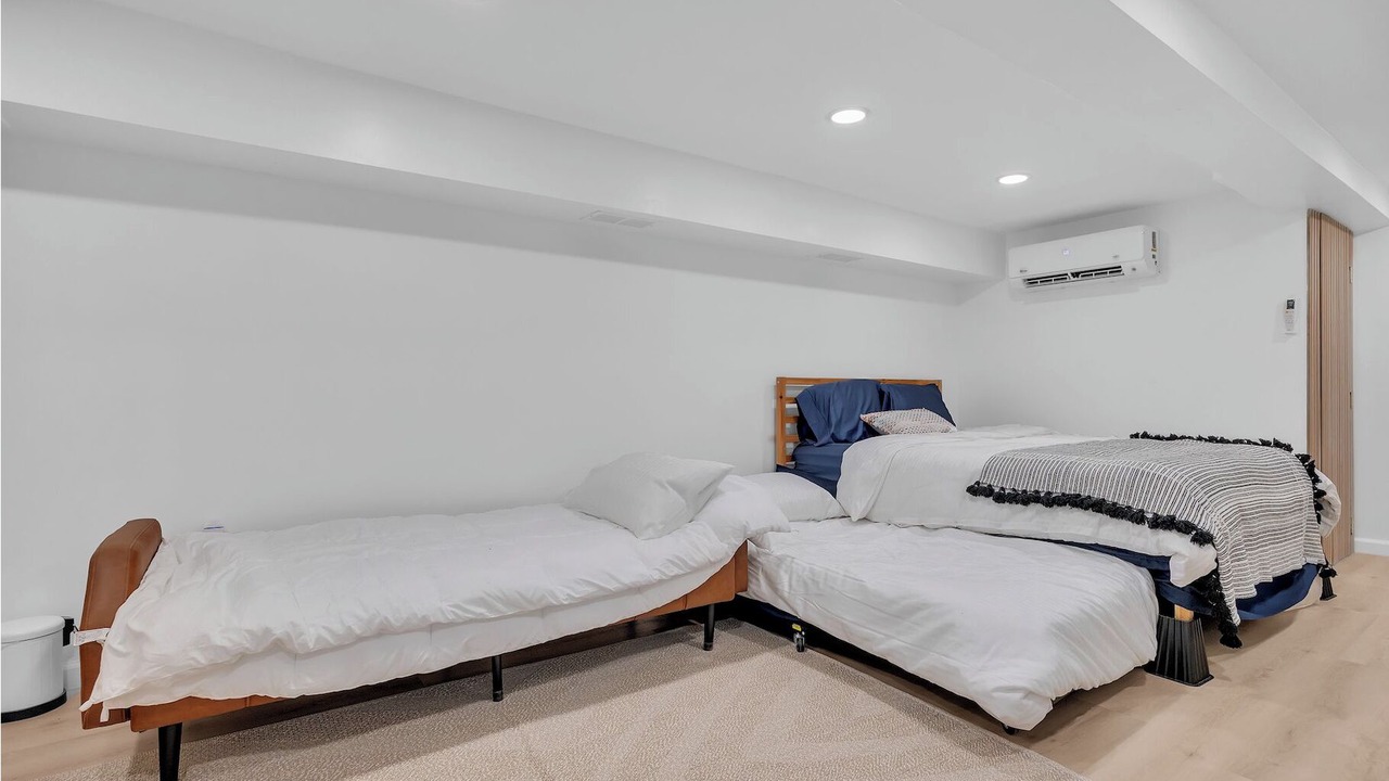 Photo of Bedroom in Edgewater