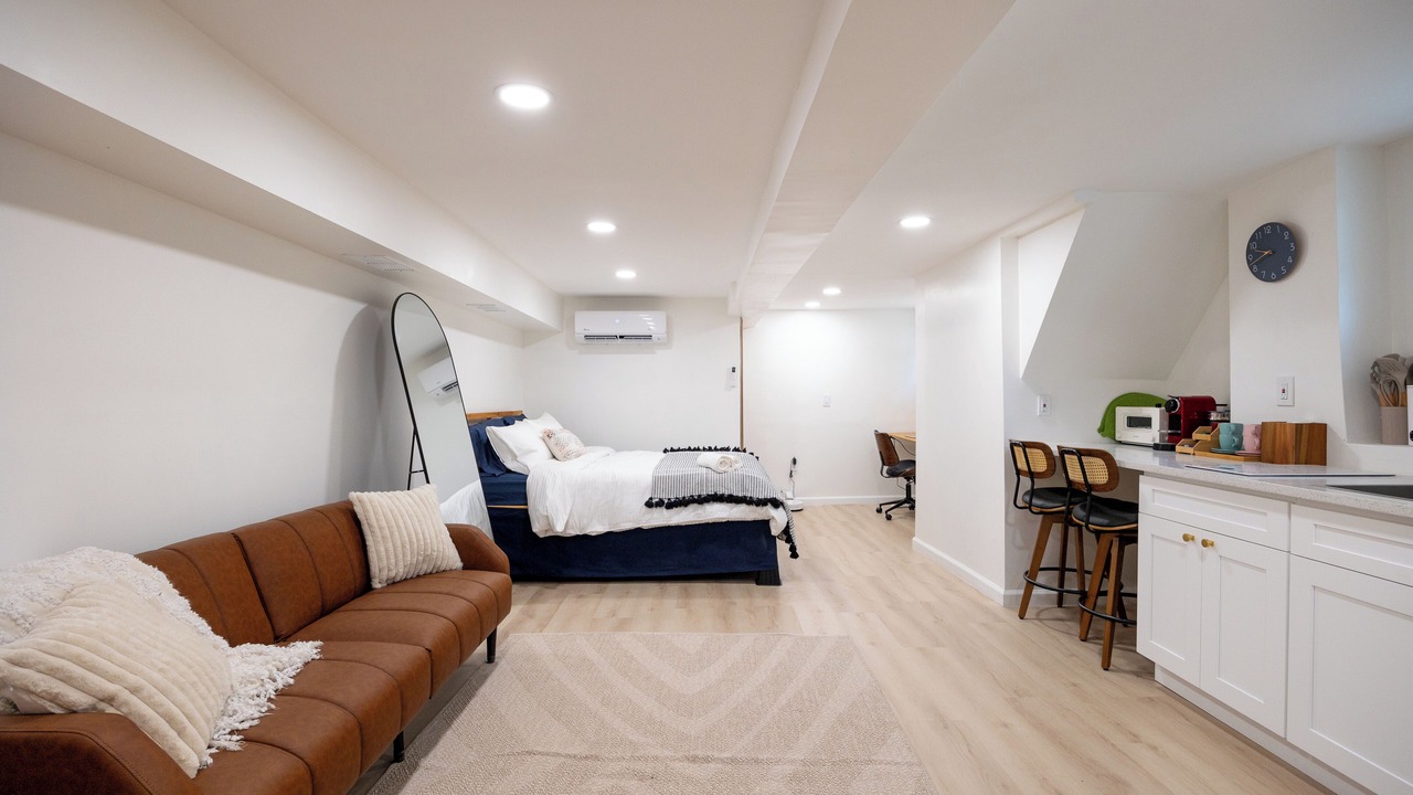 Photo of Bedroom in Edgewater