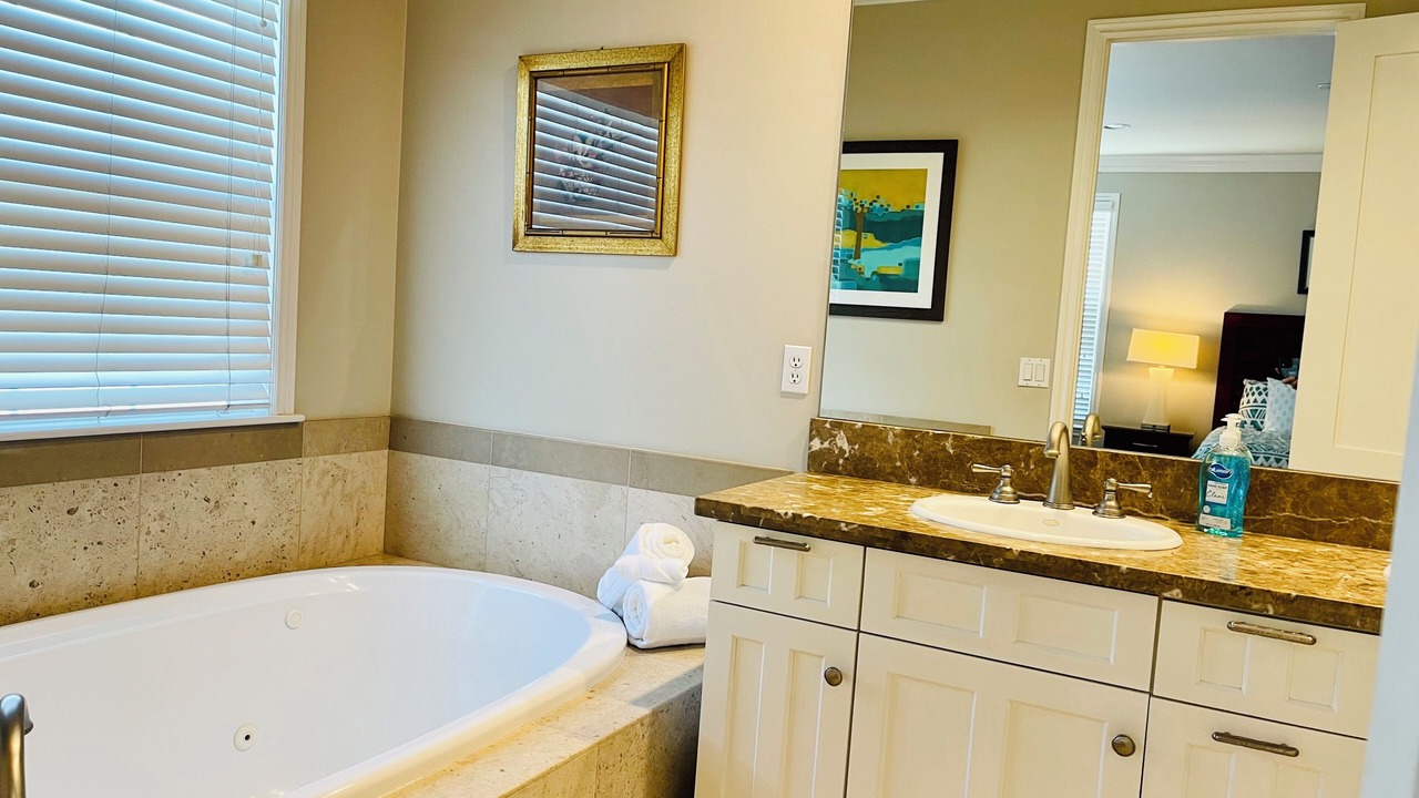 Photo of Bathroom in East Side Costa Mesa