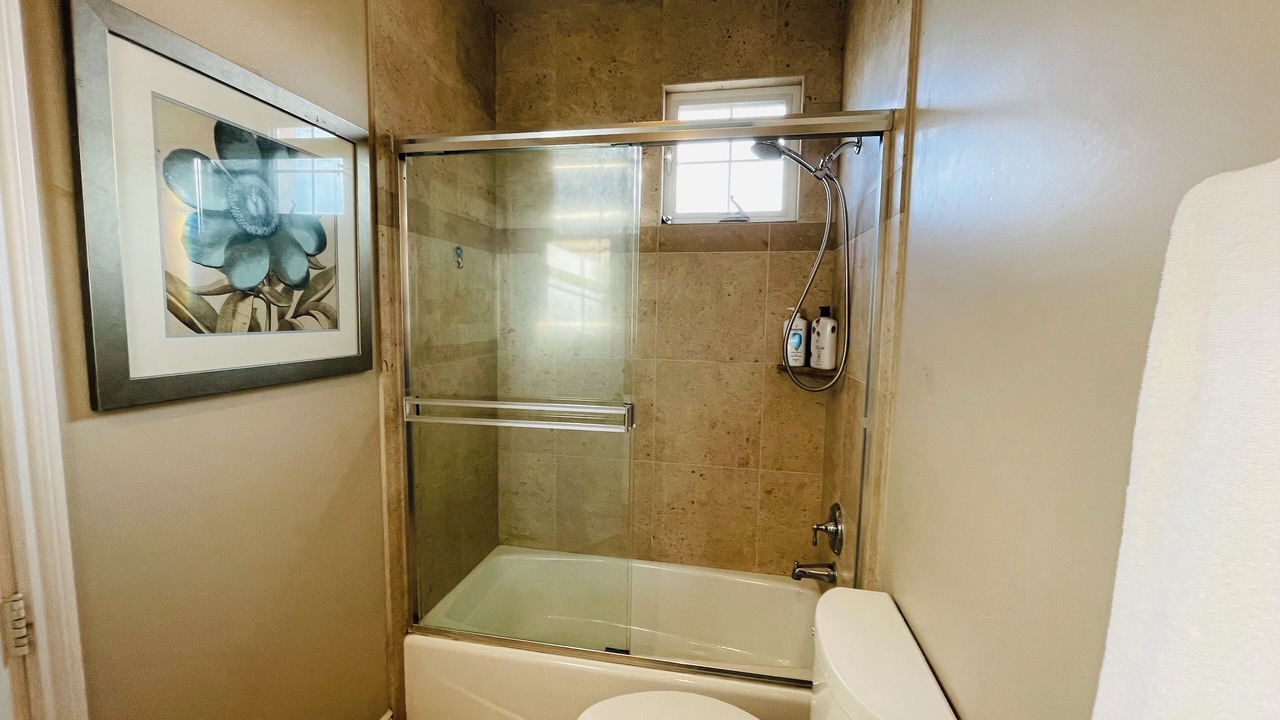 Photo of Bathroom in East Side Costa Mesa