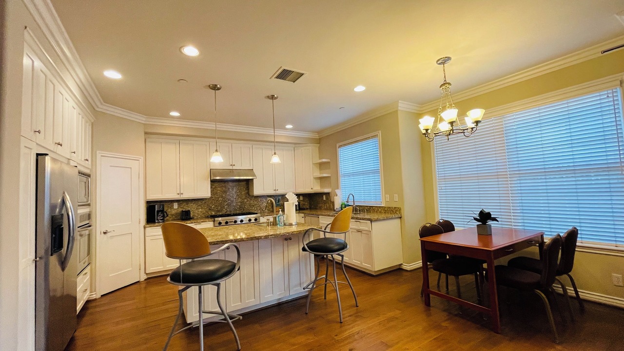 Photo of Kitchen in East Side Costa Mesa