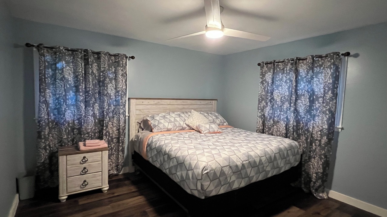 Photo of Bedroom in Town of Aurelius