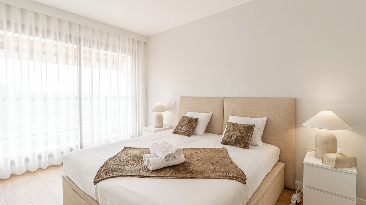 Photo of Bedroom in La Rousse