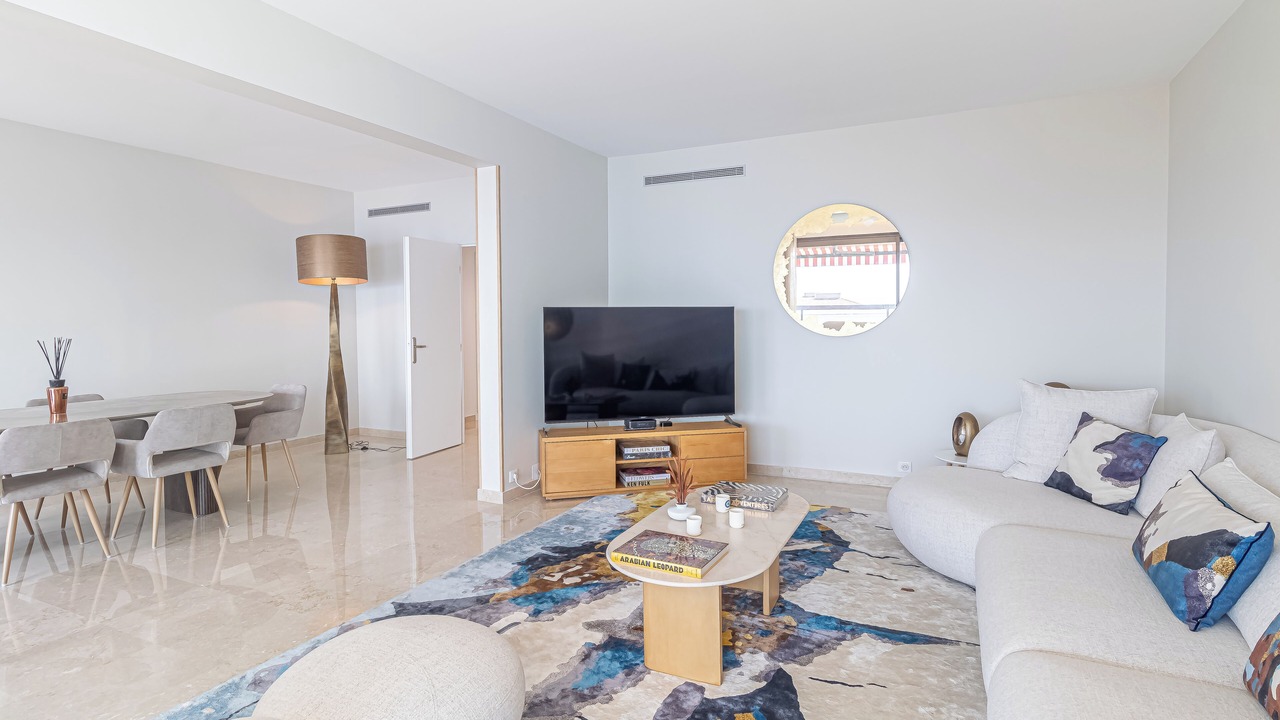 Photo of Livingroom in La Rousse