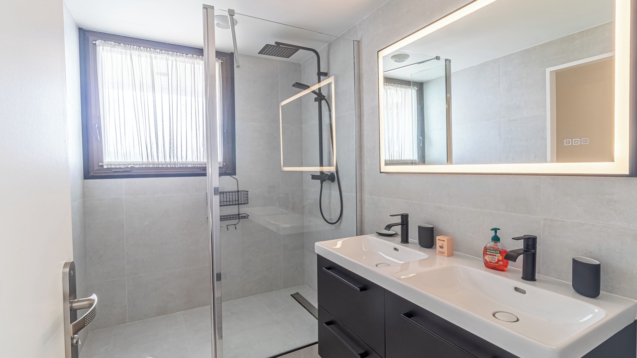 Photo of Bathroom in La Rousse