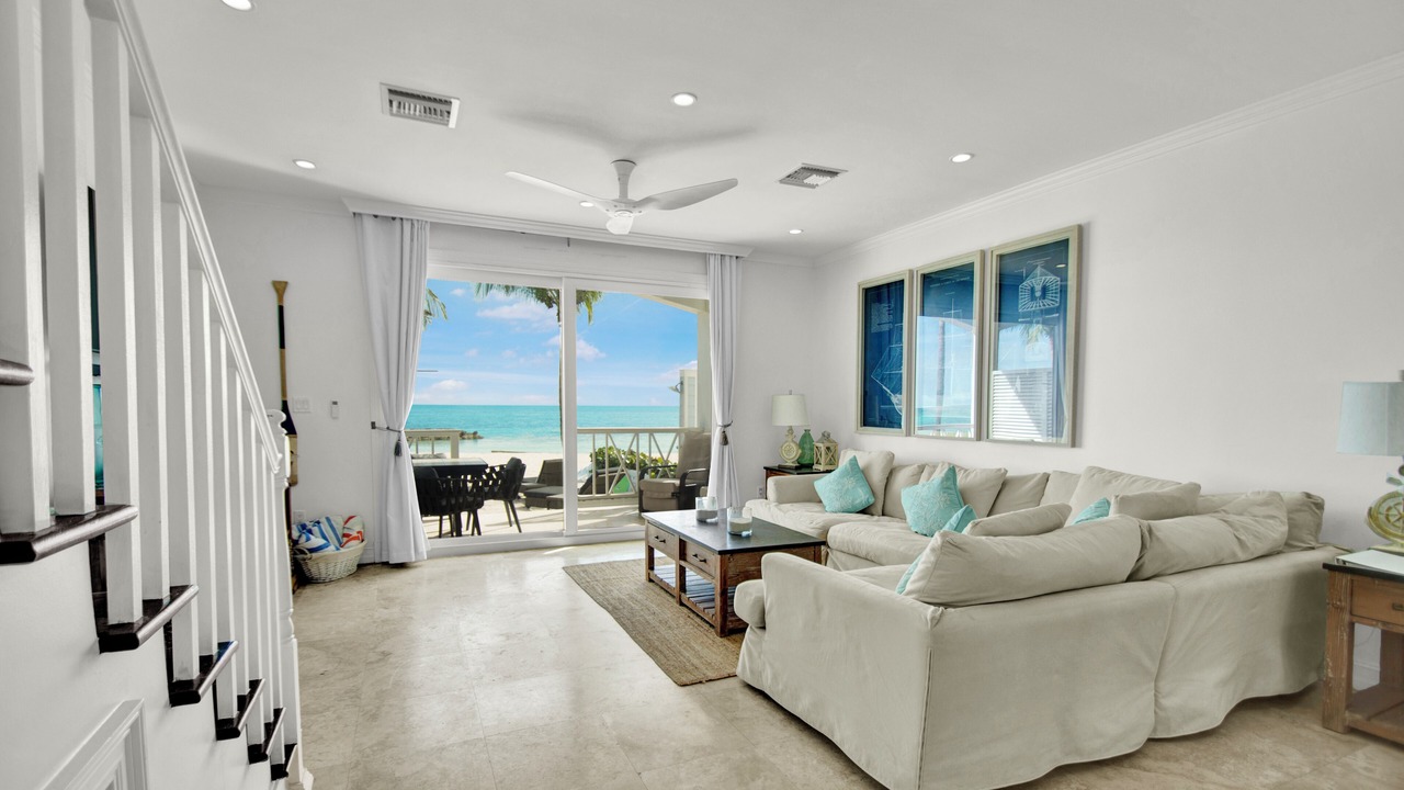 Photo of Livingroom in Palm Cay