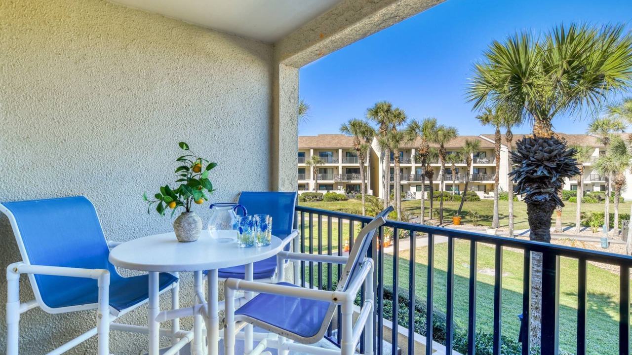 Photo of Patio Balcony in Surfcrest Village