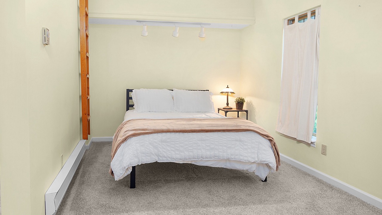 Photo of Bedroom in Teall Beach