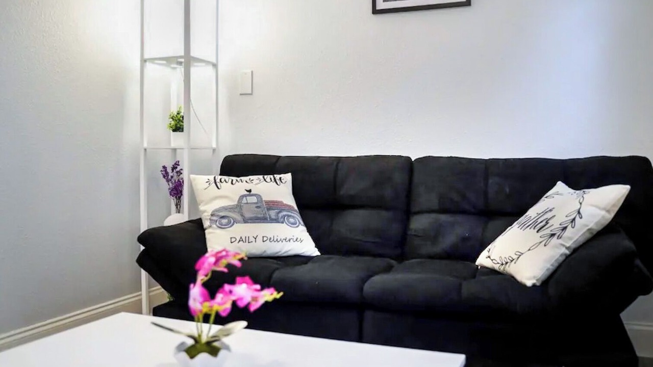 Photo of Livingroom in Sulphur Springs