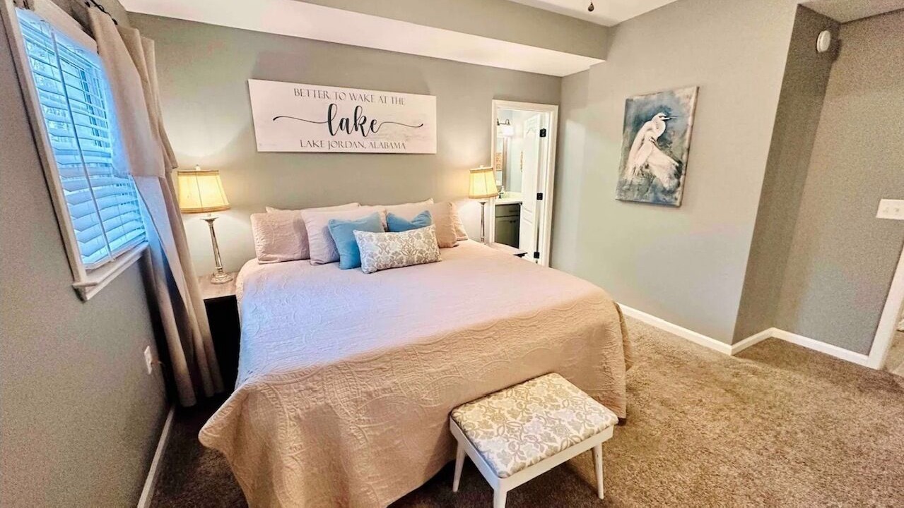 Photo of Bedroom in Deatsville