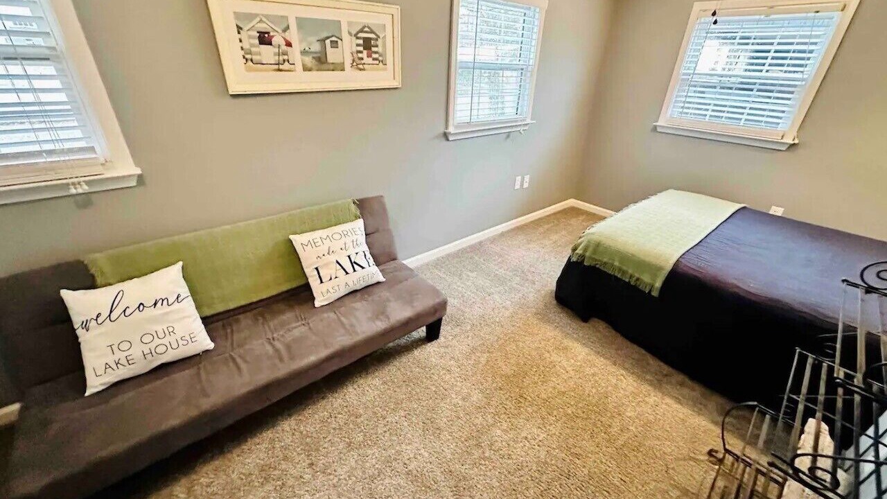 Photo of Bedroom in Deatsville