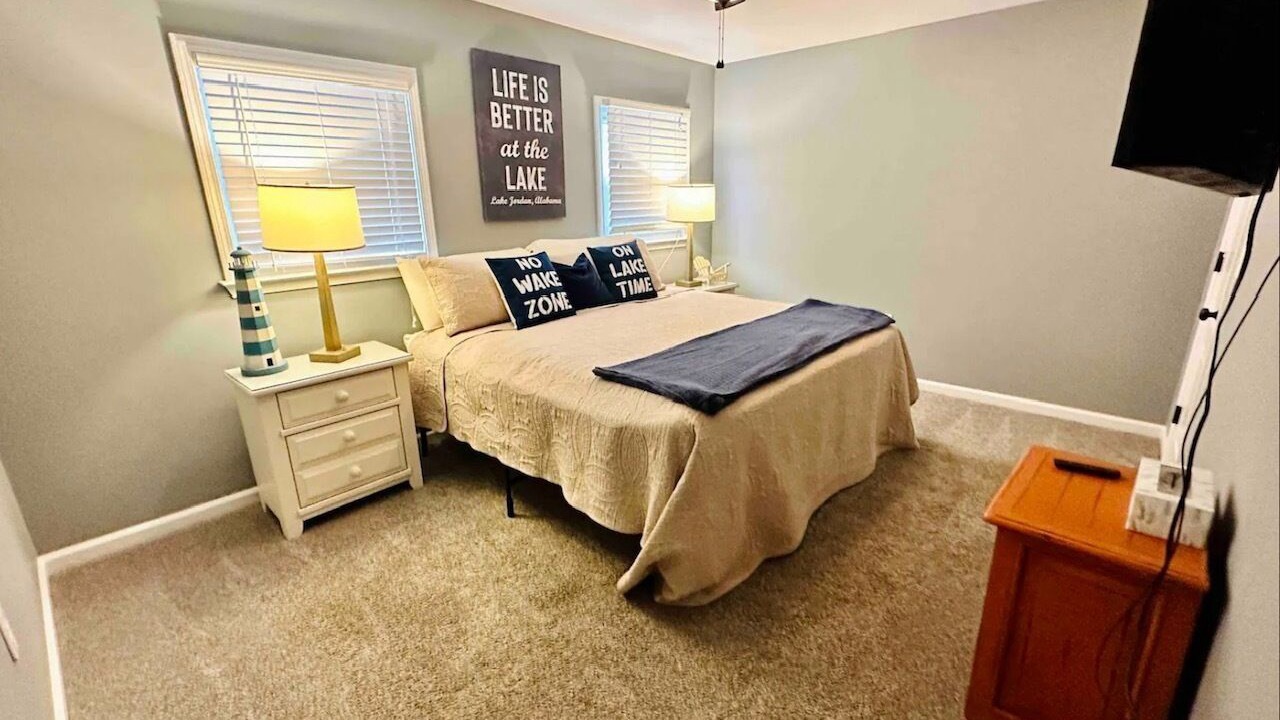 Photo of Bedroom in Deatsville