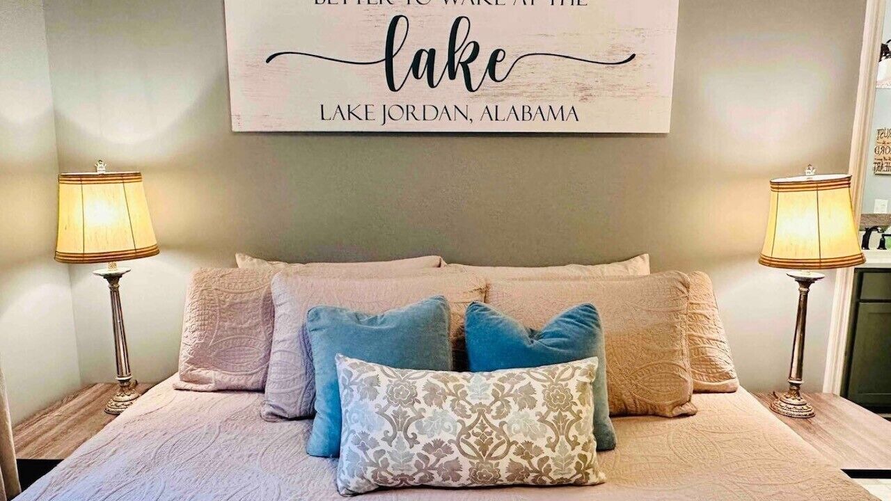 Photo of Bedroom in Deatsville