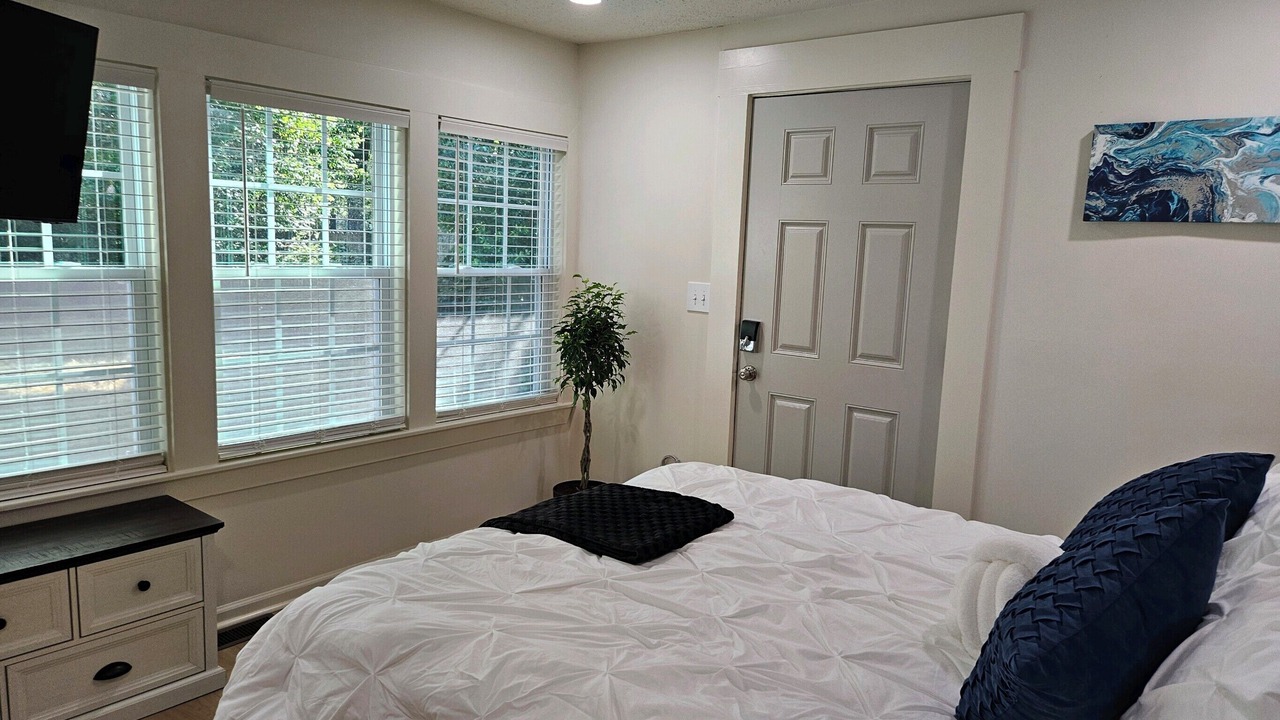 Photo of Bedroom in Northport