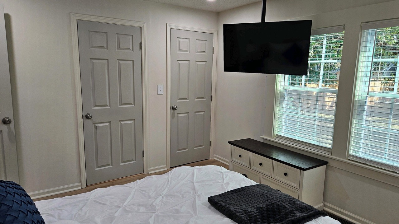 Photo of Bedroom in Northport