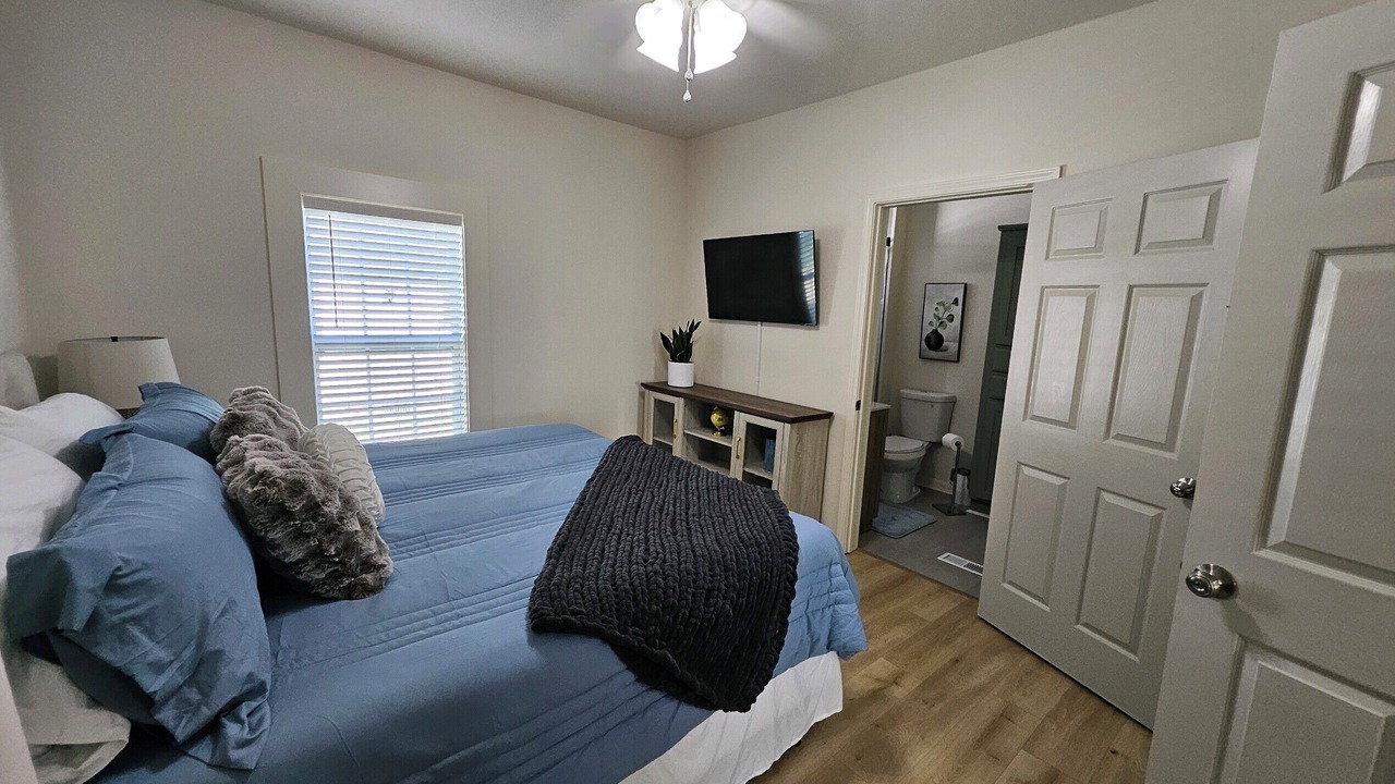 Photo of Bedroom in Northport