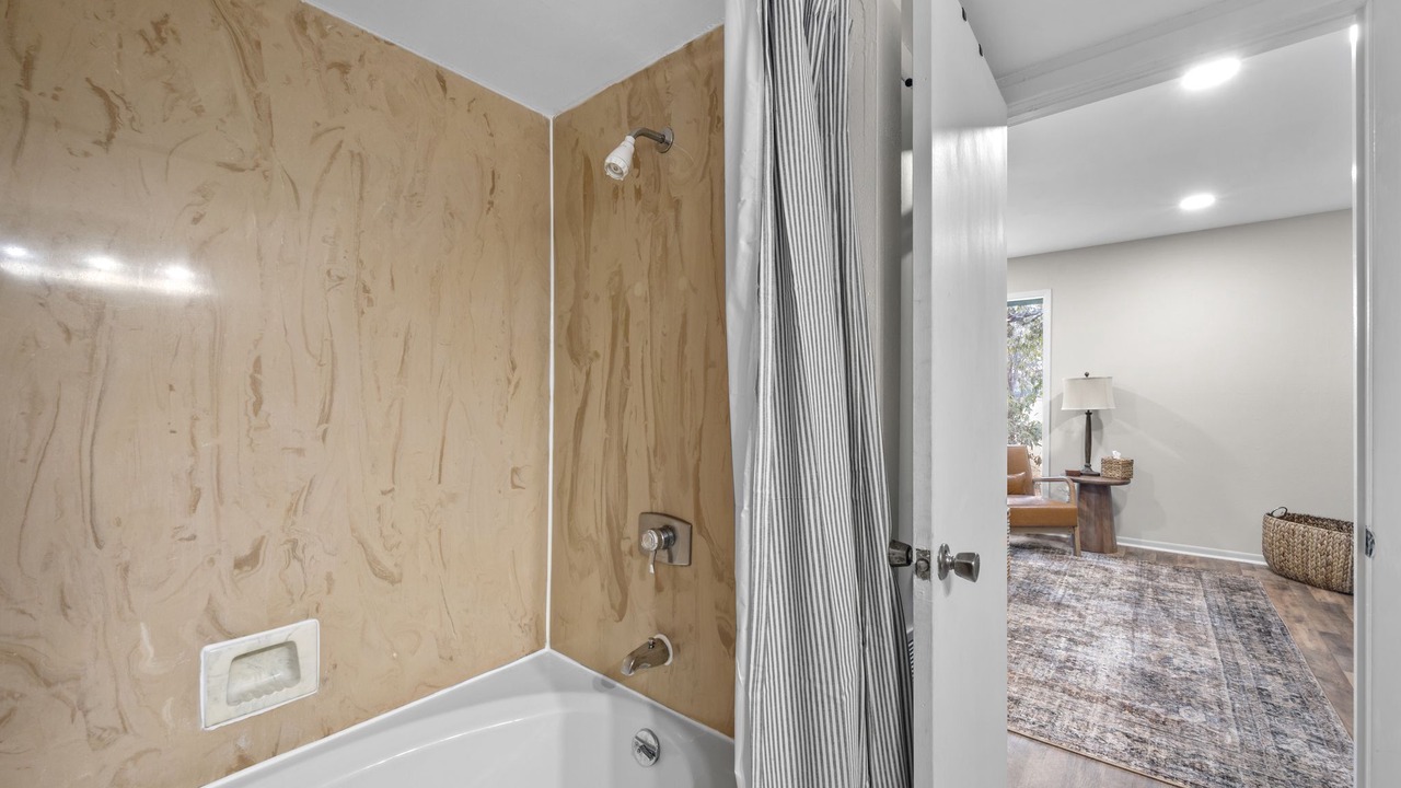 Photo of Bathroom in Daphne