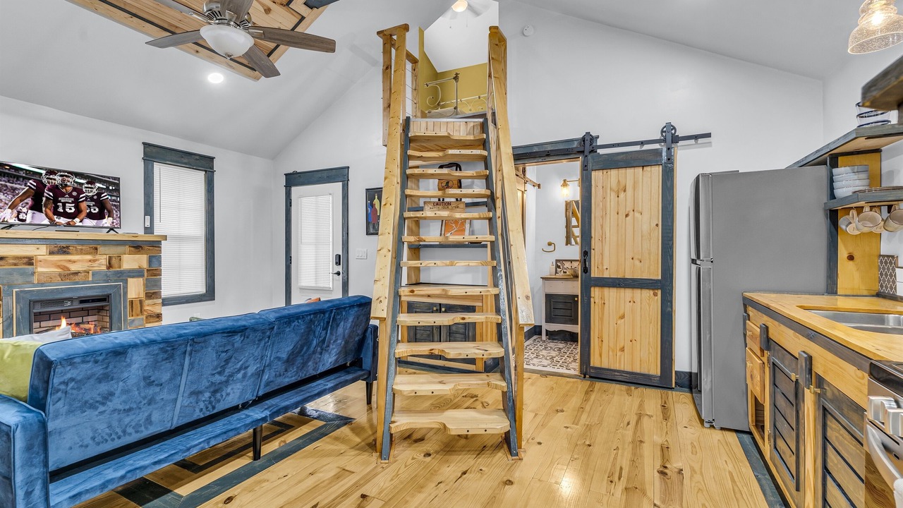 Photo of Livingroom in Starkville