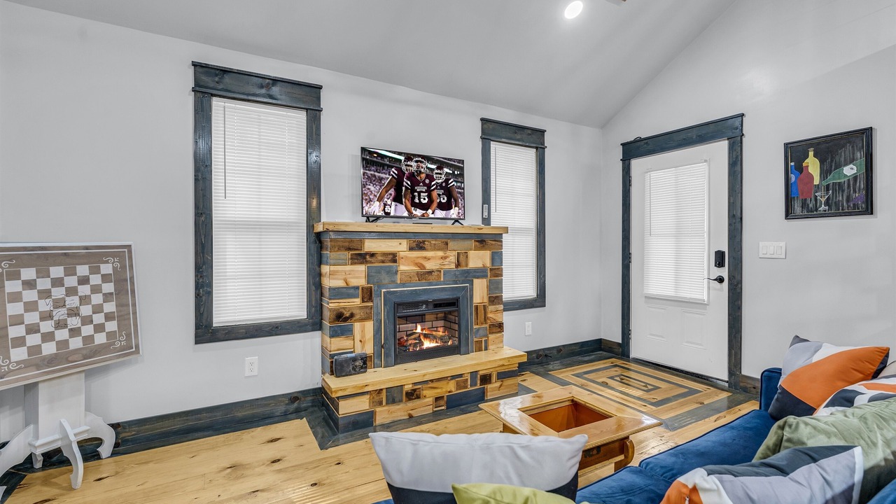 Photo of Livingroom in Starkville