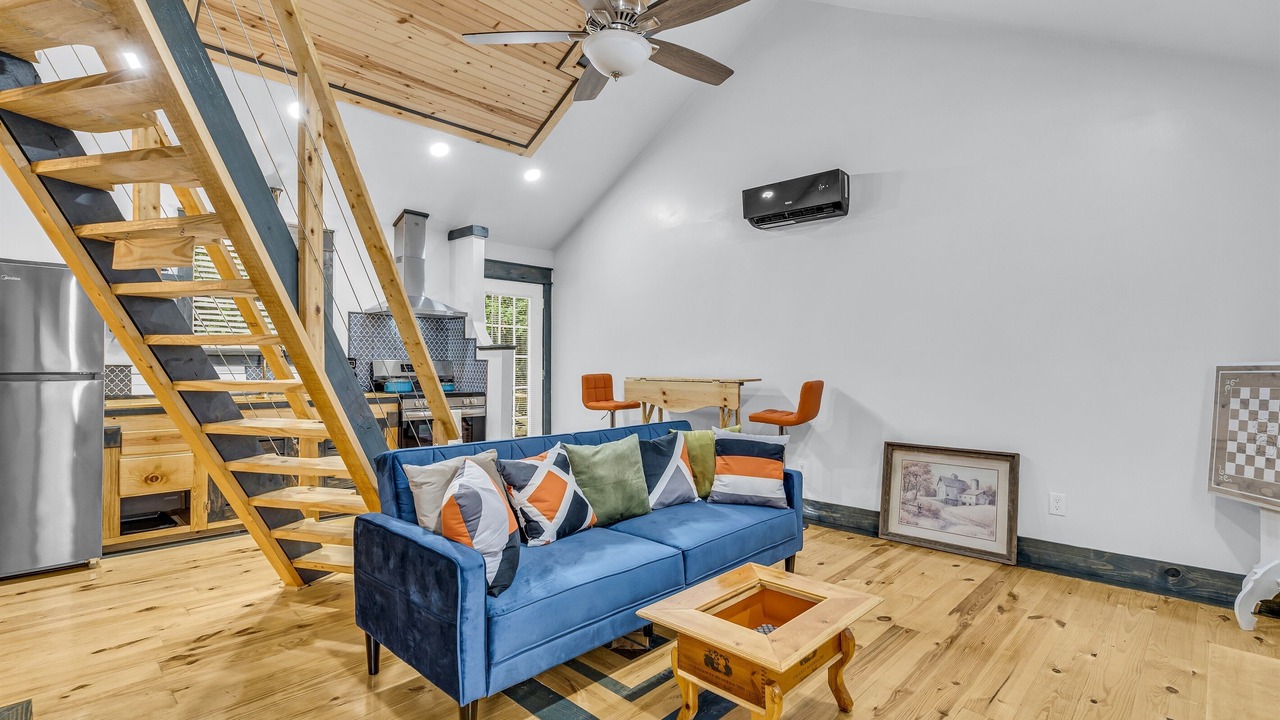 Photo of Livingroom in Starkville