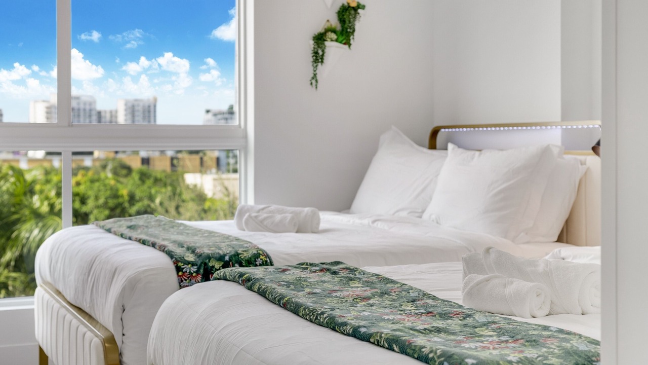 Photo of Bedroom in Downtown Hollywood