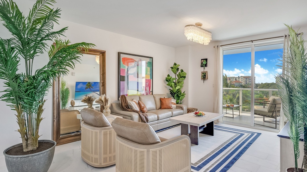 Photo of Livingroom in Downtown Hollywood