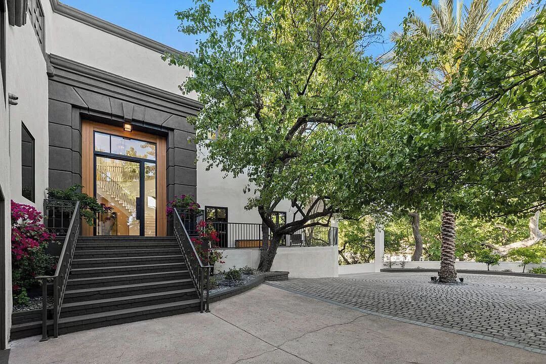 Photo of Outdoor in Holmby Hills