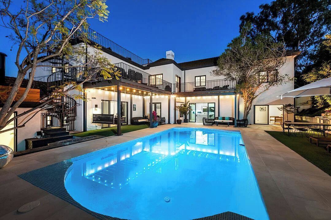 Photo of Outdoor in Holmby Hills