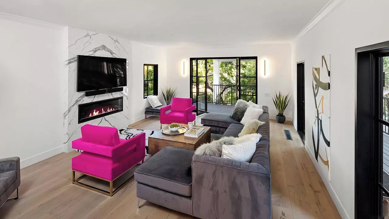 Photo of Livingroom in Holmby Hills