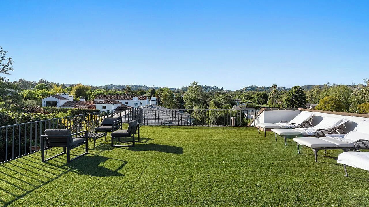 Photo of Outdoor in Holmby Hills
