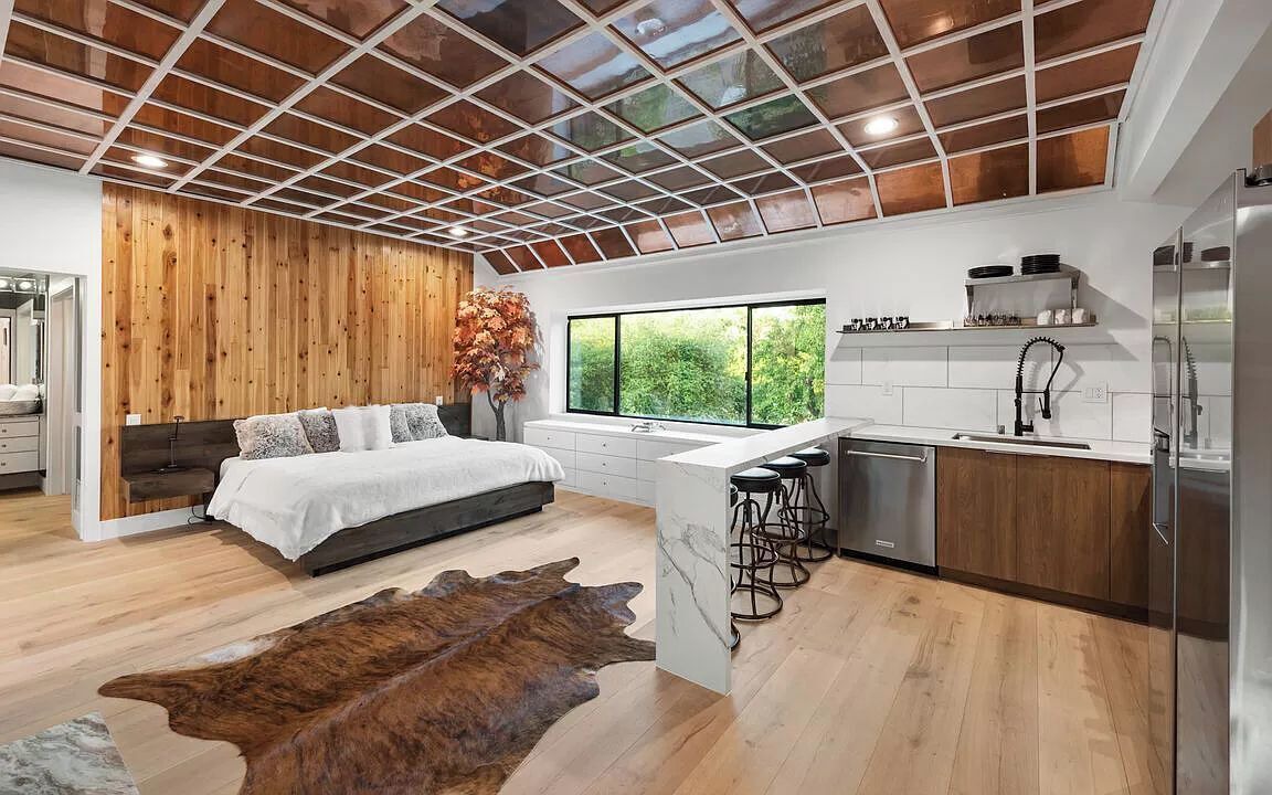 Photo of Bedroom in Holmby Hills