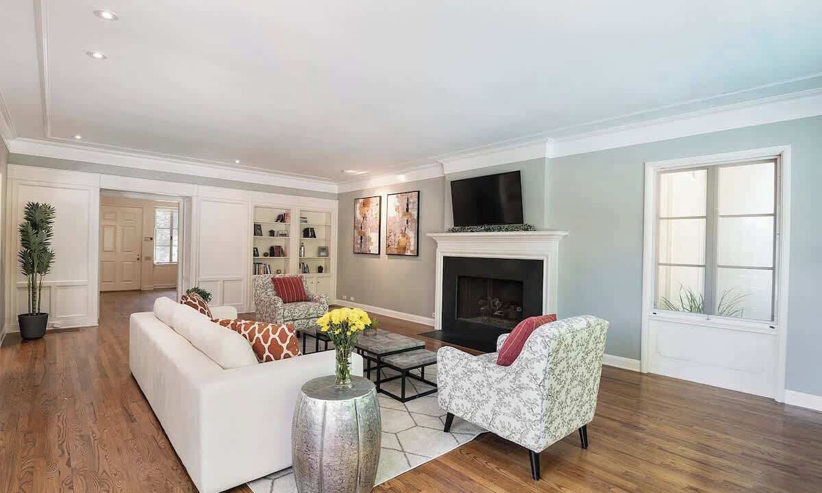 Photo of Livingroom in Holmby Hills