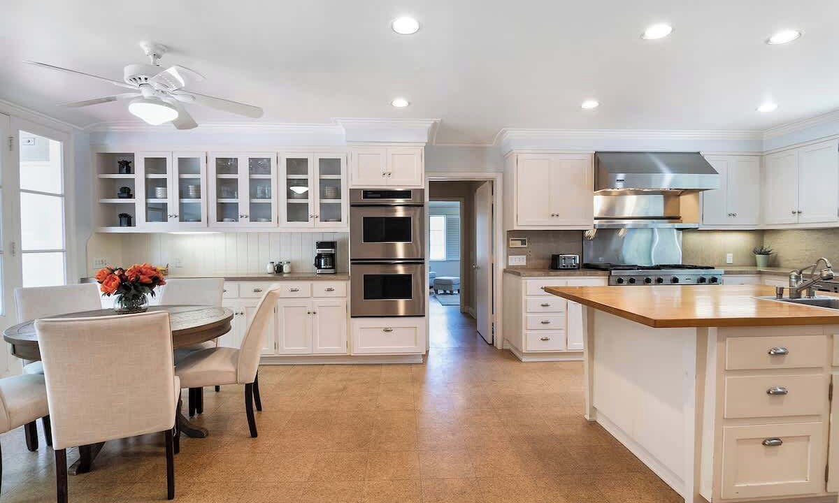 Photo of Kitchen in Holmby Hills