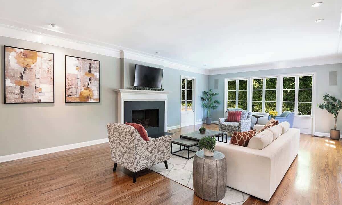 Photo of Livingroom in Holmby Hills
