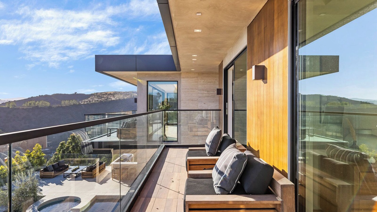 Photo of Patio Balcony in Beverly Hills