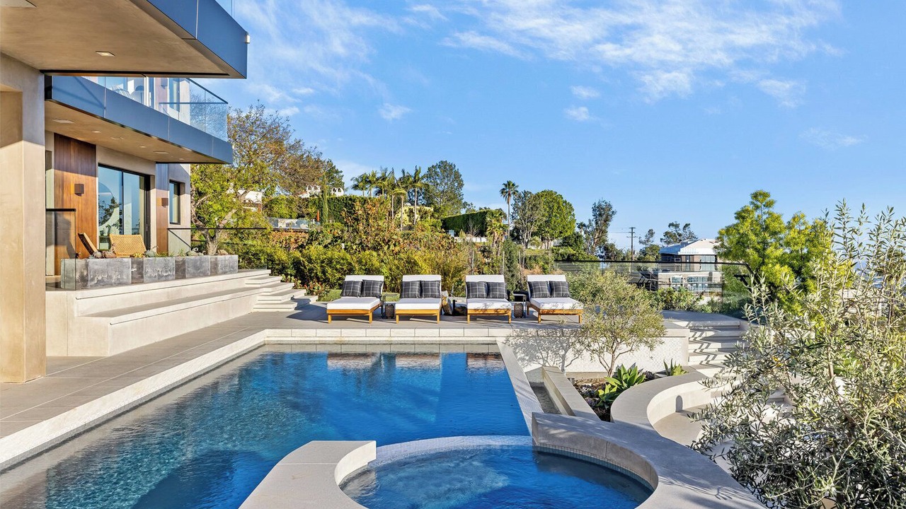 Photo of Outdoor in Beverly Hills