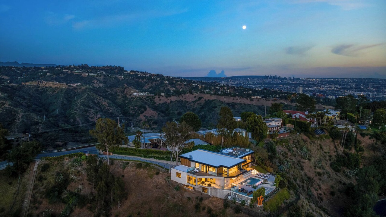Photo of Outdoor in Beverly Hills