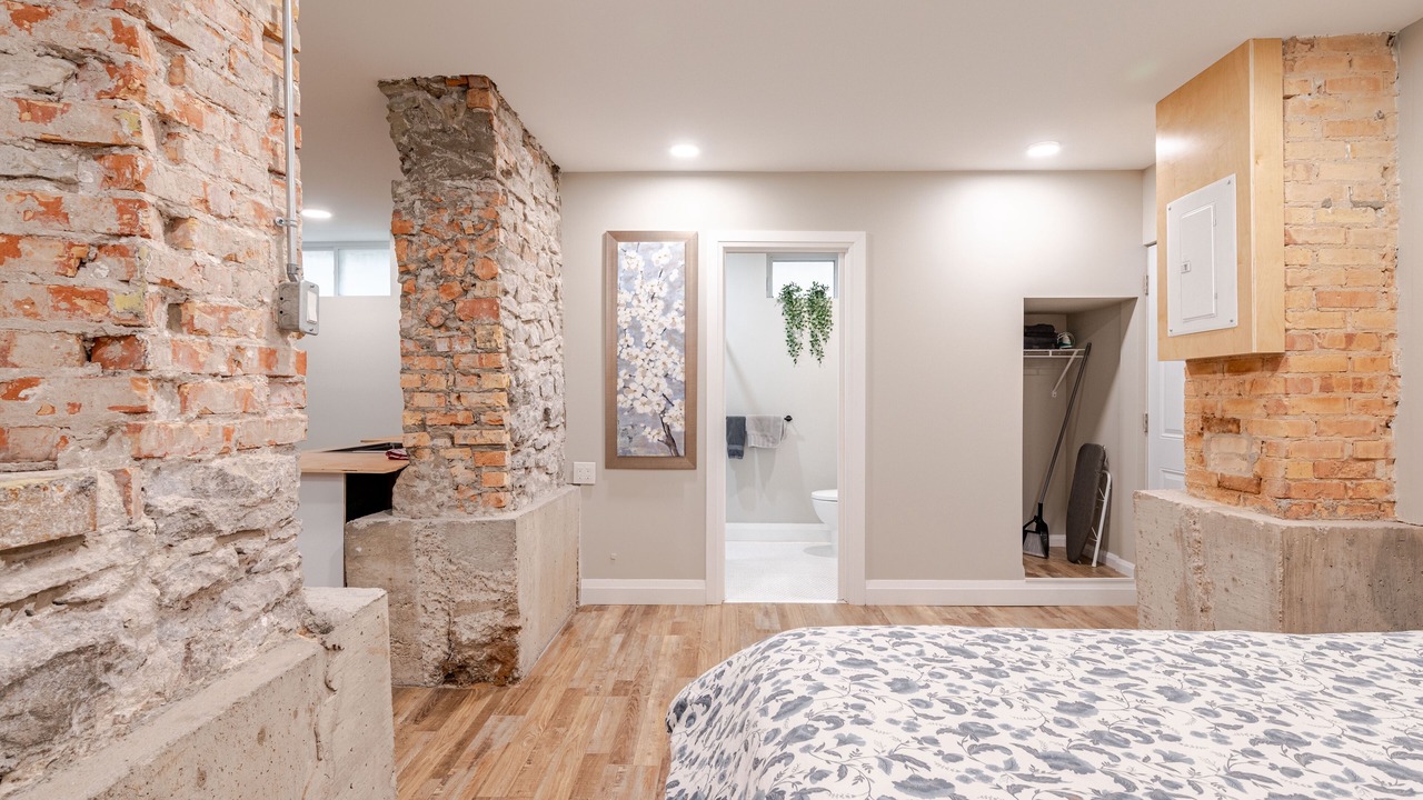 Photo of Bedroom in Mount Hope Huron Park