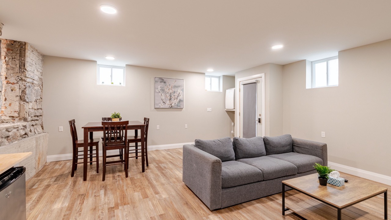 Photo of Livingroom in Mount Hope Huron Park