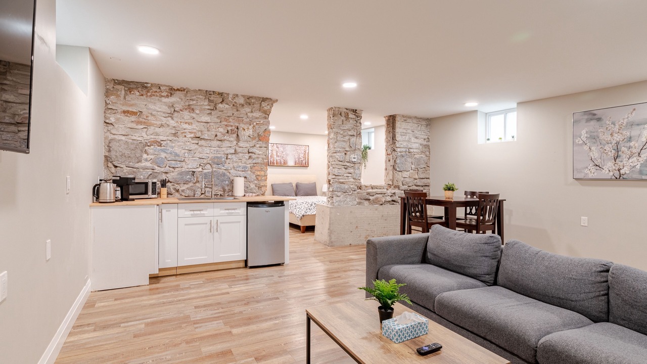 Photo of Livingroom in Mount Hope Huron Park