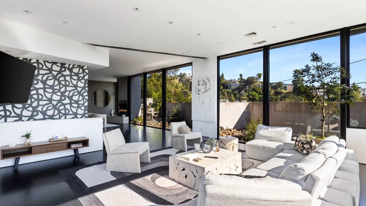 Photo of Livingroom in Mid-Wilshire
