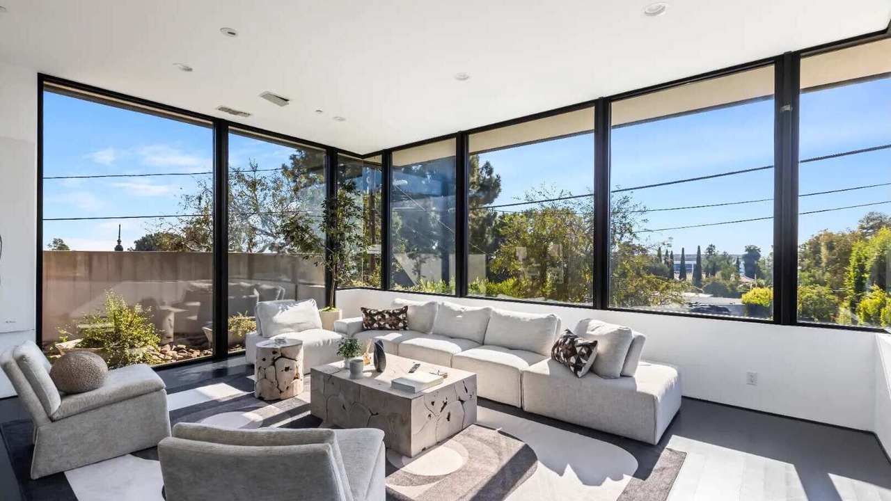 Photo of Livingroom in Mid-Wilshire