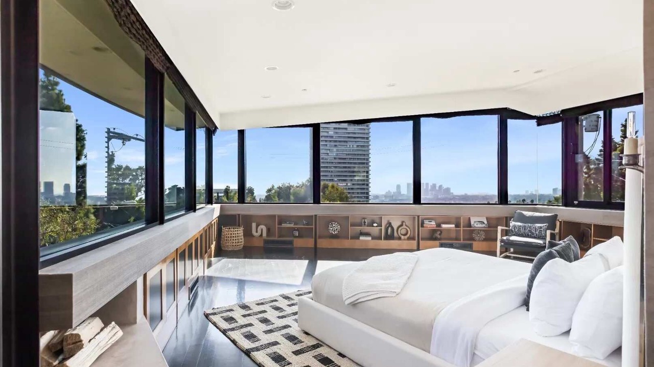 Photo of Bedroom in Mid-Wilshire