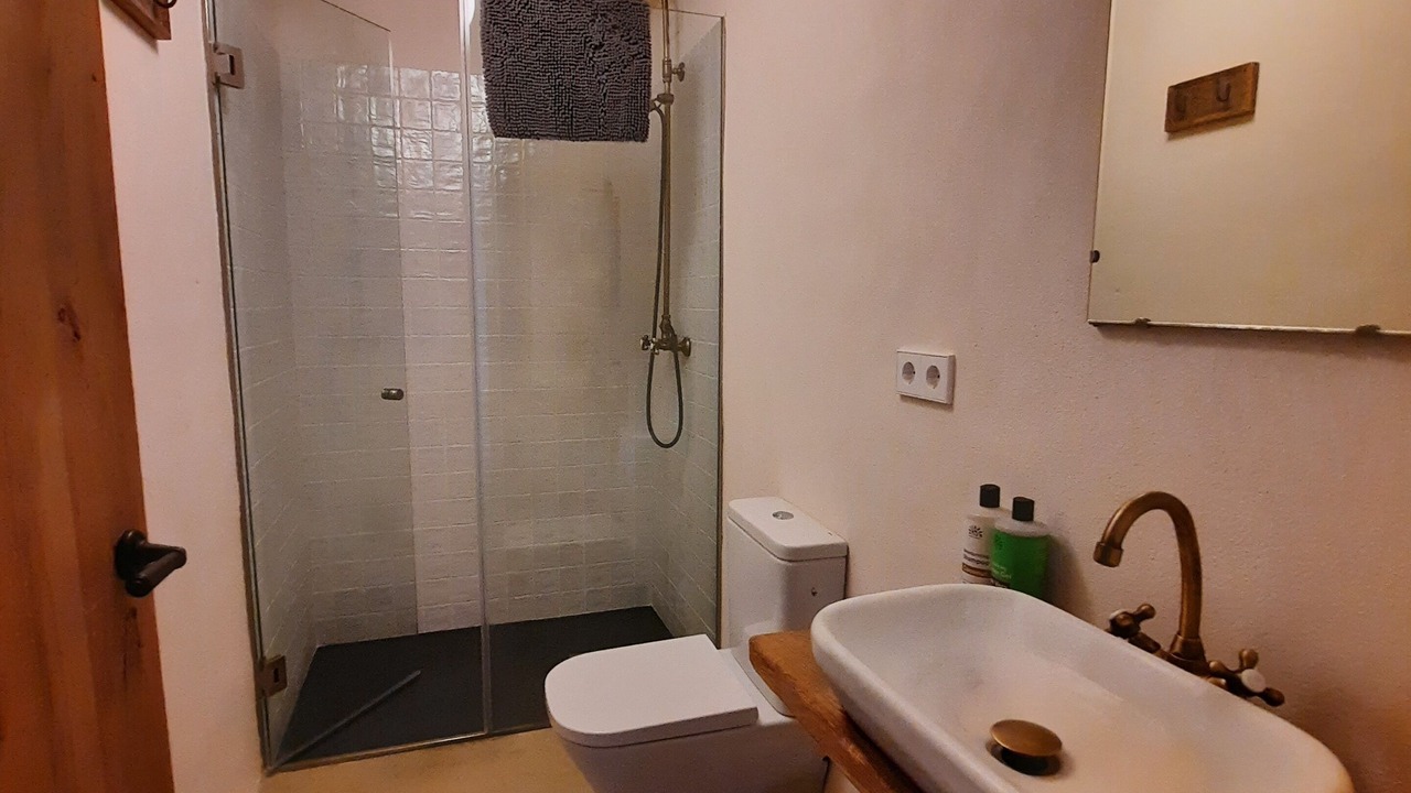 Photo of Bathroom in Albanya